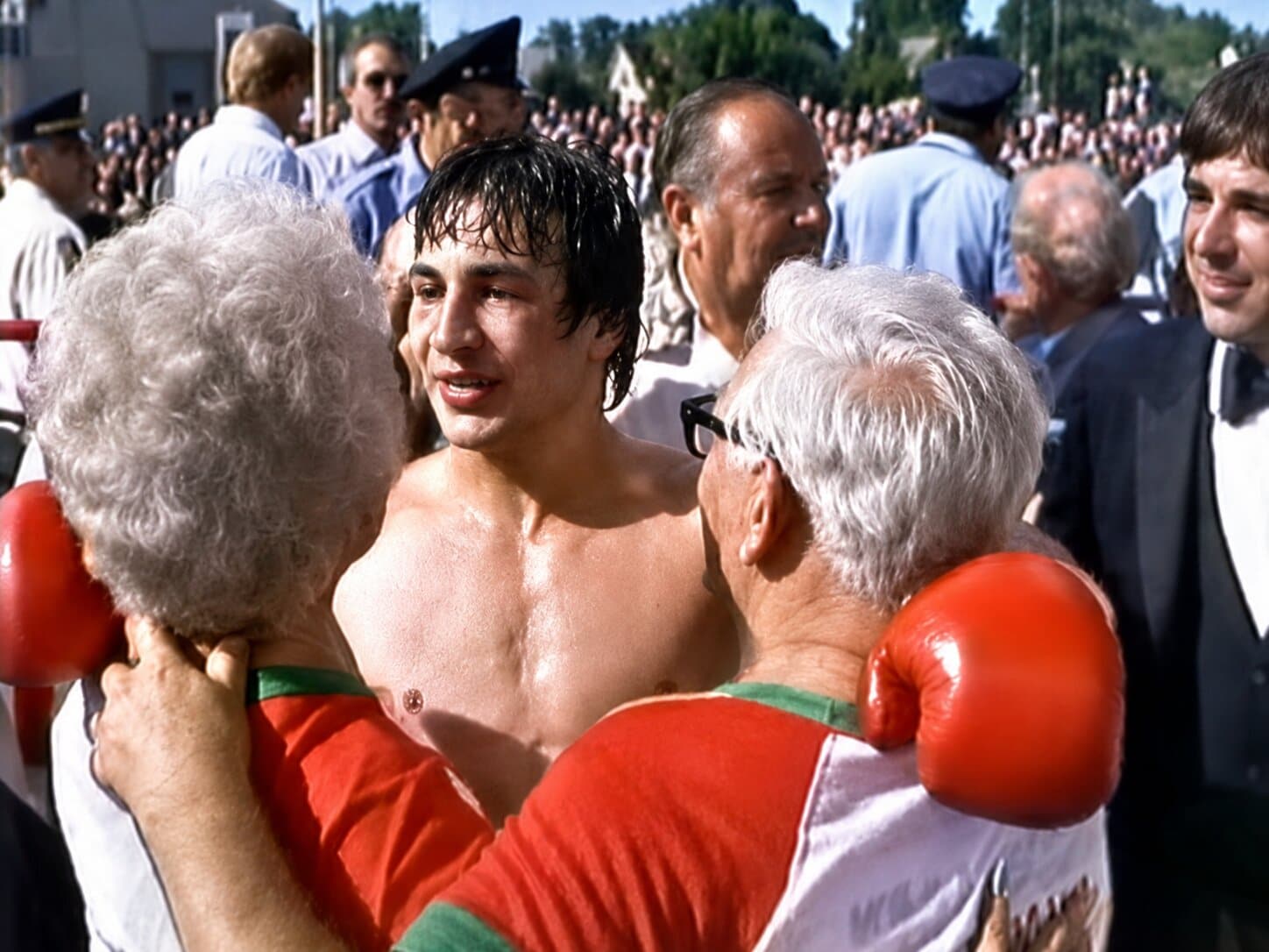 Ray Mancini Stops Ernesto España in First WBA Title Defense