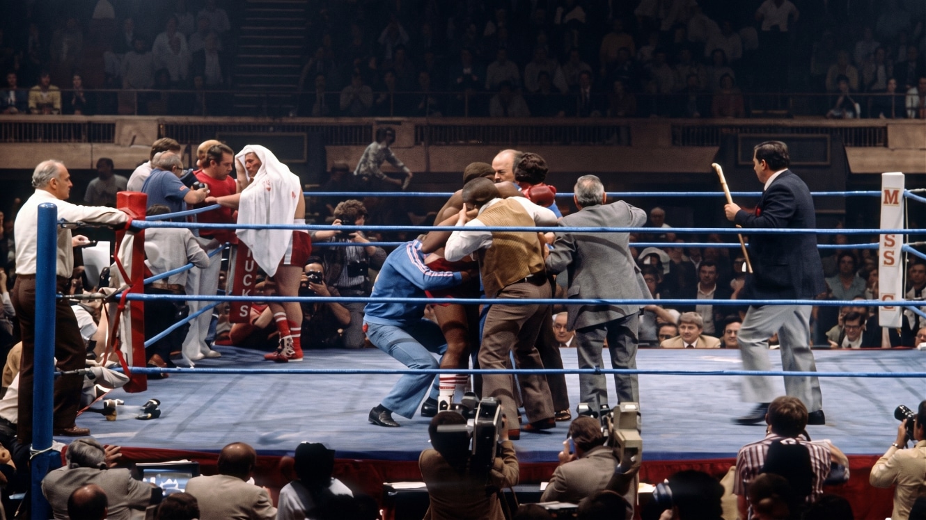 Marvin Hagler Punishes Alan Minter’s Decision to Trade