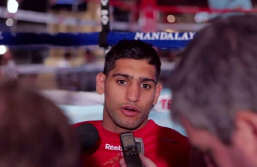 Image: Khan with a tremendous amount of pressure on him in Molina fight