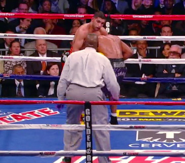 Image: Calzaghe sees Khan easily beating Peterson