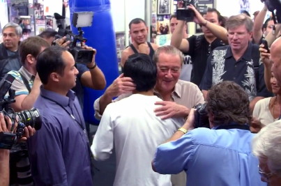 Image: Arum risking another loss for Pacquiao by having him fight on November 10th