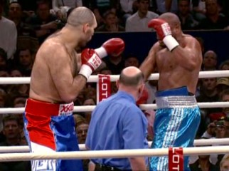Image: Valuev agrees to fight Klitschko, but wants part of TV rights